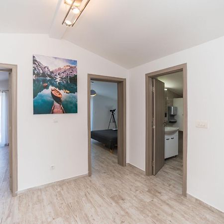 Vila Zara Nin Bagian luar foto
